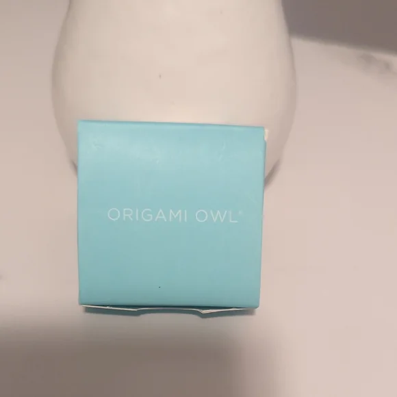 Origami Owl Gold Necklace with Pink and White Stars - Picture 2 of 5